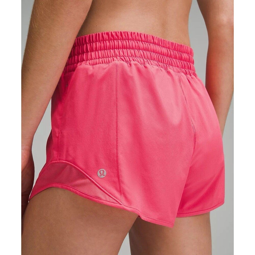 Lululemon Hotty Hot Low Rise Lined Short 2.5" Glaze Pink Size 8